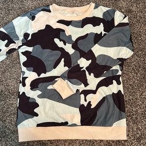 Glanzition Camo Long Sleeve Top
